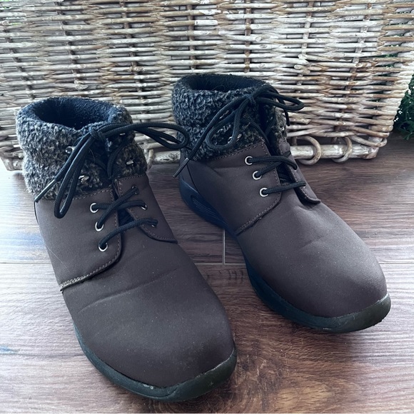 Propet Shoes - Propet women Madison ankle lace synthetic brown booties.